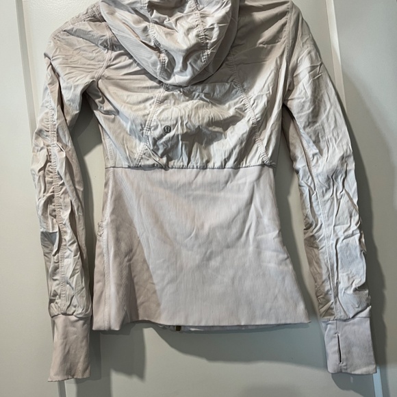 Lululemon light jacket - Picture 2 of 5